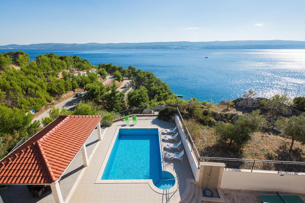 Beachfront Apartments Lara Omiš Exteriör bild